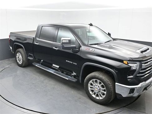 Used 2025 Chevrolet Silverado 2500 LTZ w/ LTZ Convenience Package image 33