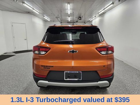 Used 2022 Chevrolet TrailBlazer LT w/ LPO, Blackout Package FWD image 6