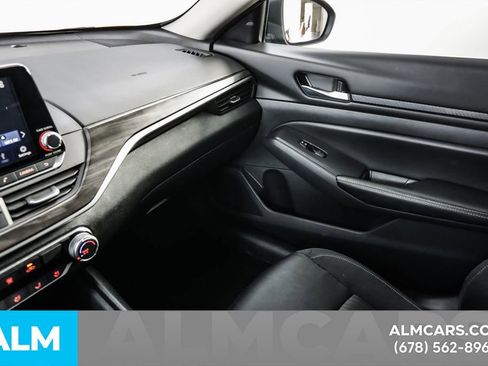 Used 2025 Nissan Altima 2.5 SV FWD image 42