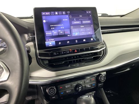 Used 2022 Jeep Compass Limited image 29