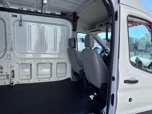 Used 2019 Ford Transit 250 Medium Roof image 29