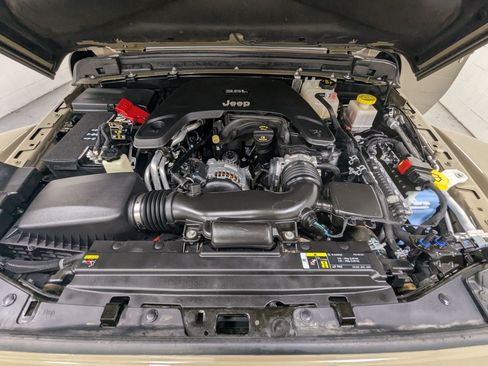 Used 2020 Jeep Gladiator Mojave AWD/4WD image 27