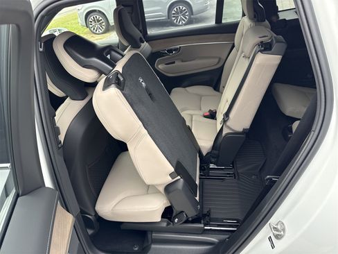 New 2026 Volvo XC90 B6 Plus w/ Protection Package Premier image 14