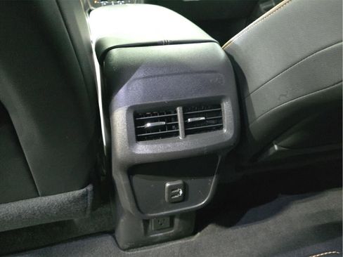Used 2024 GMC Terrain AT4 AWD/4WD image 21