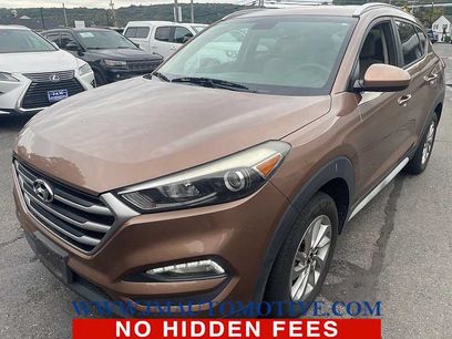 Used 2017 Hyundai Tucson SE w/ SE Popular Package 02