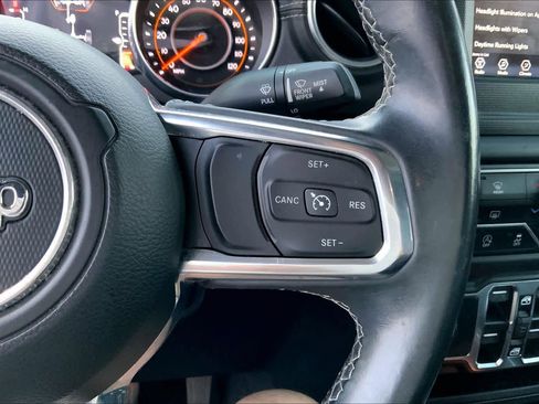 Used 2018 Jeep Wrangler Unlimited Sahara w/ Safety Group image 22