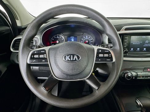 Used 2020 Kia Sorento LX image 11