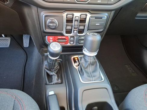 New 2025 Jeep Wrangler Unlimited Rubicon image 19