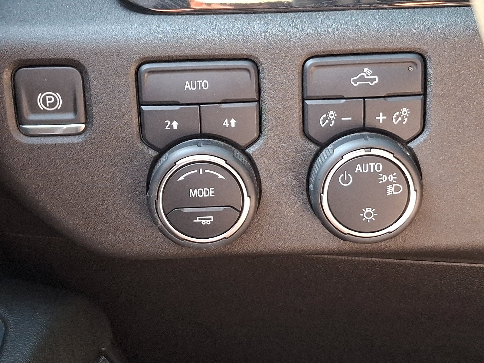 Used 2023 Chevrolet Silverado 1500 LT AWD/4WD image 24