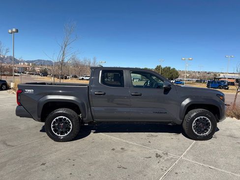 Used 2024 Toyota Tacoma TRD Off-Road w/ TRD Off Road Premium Package image 37