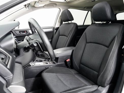 Used 2019 Subaru Outback 2.5i Premium image 5