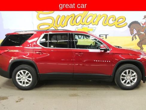 Used 2020 Chevrolet Traverse LT FWD image 1