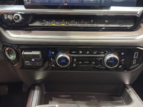 New 2026 GMC Sierra 1500 SLT w/ SLT Premium Plus Package image 34