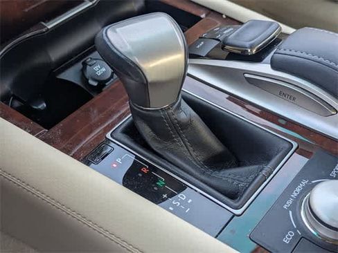 Used 2016 Lexus LS 460 w/ Comfort Package image 32