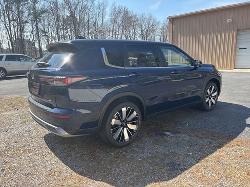 New 2026 Mitsubishi Outlander FWD image 5