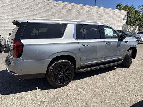 New 2026 GMC Yukon XL Elevation w/ Elevation Premium Package RWD image 4