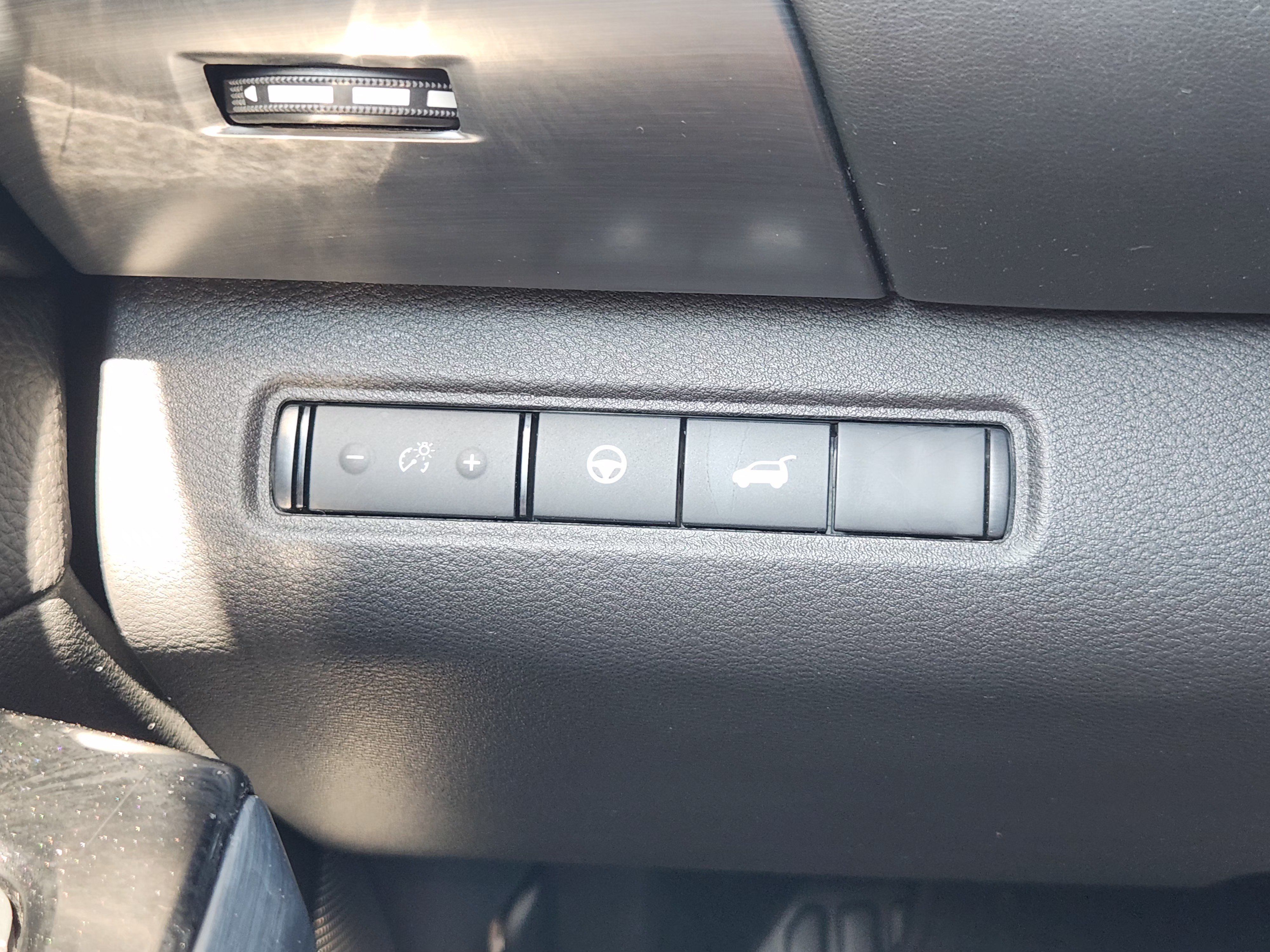 Used 2025 Nissan Pathfinder SL FWD image 22