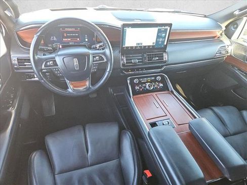 Used 2024 Lincoln Navigator Reserve w/ Monochromatic Package image 17