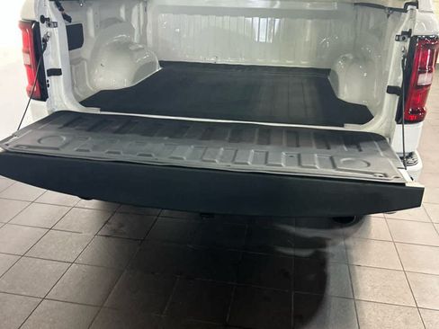 Used 2025 RAM 1500 Big Horn AWD/4WD image 11