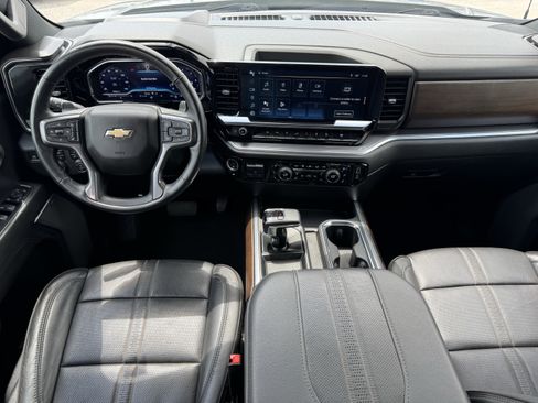 Used 2024 Chevrolet Silverado 1500 High Country w/ Technology Package AWD/4WD image 13