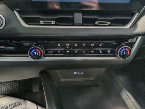 New 2026 Chevrolet Equinox LT w/ Convenience Package II image 18