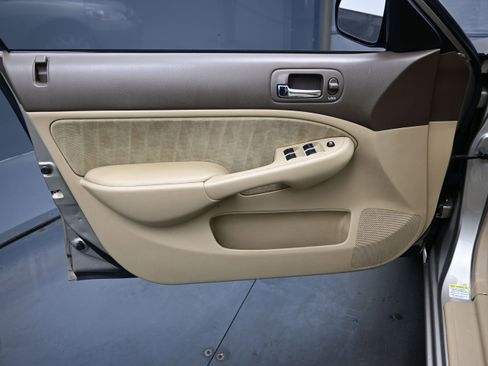 Used 2004 Honda Civic LX image 9