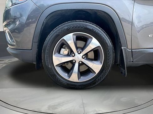 Used 2019 Jeep Cherokee Limited AWD/4WD image 35