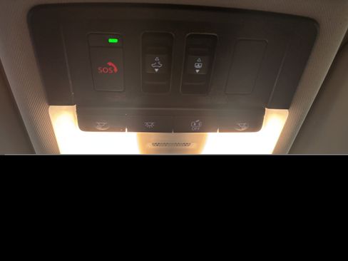 Used 2021 Nissan Rogue Platinum image 19