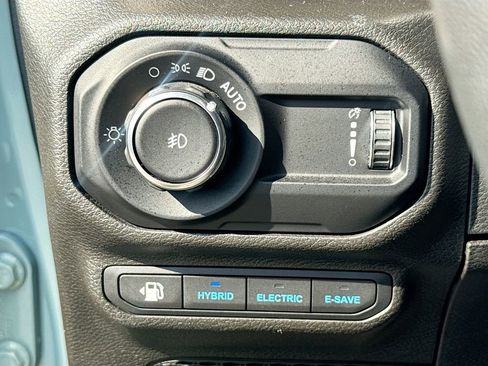 Used 2023 Jeep Wrangler Unlimited w/ 8.4" Radio Group AWD/4WD image 11