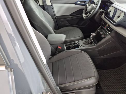 Used 2023 Volkswagen Taos SE w/ Panoramic Sunroof Package FWD image 28