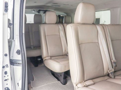 Used 2016 Nissan NV 3500 SL image 15