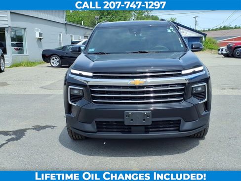 Used 2025 Chevrolet Traverse LT AWD/4WD image 2