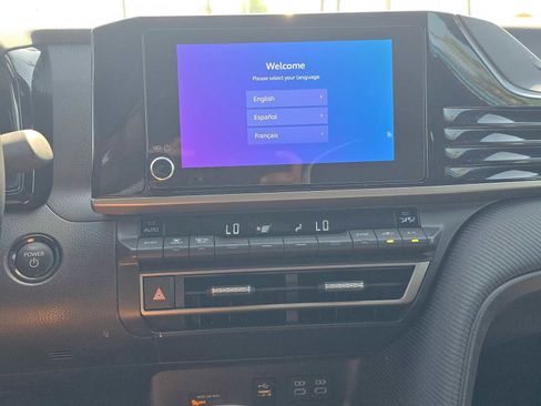 Used 2025 Toyota Camry SE image 26