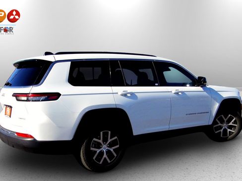 Used 2024 Jeep Grand Cherokee L Limited w/ Luxury Tech Group II image 2