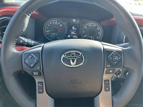 Used 2019 Toyota Tacoma TRD Sport image 31
