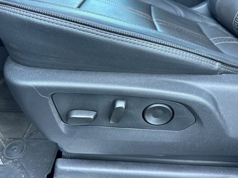 Used 2025 Chevrolet Silverado 1500 High Country AWD/4WD image 13