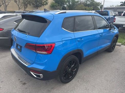 Used 2023 Volkswagen Taos SE w/ Black Wheel Package image 6