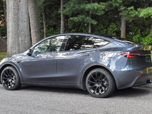 Used 2021 Tesla Model Y Long Range AWD/4WD image 6