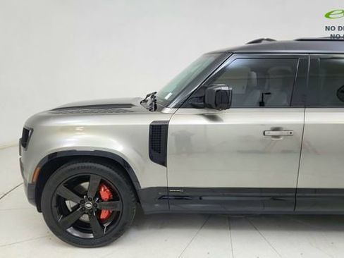 Used 2025 Land Rover Defender 110 X image 9