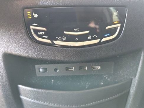 Used 2020 Cadillac Escalade ESV Luxury image 15