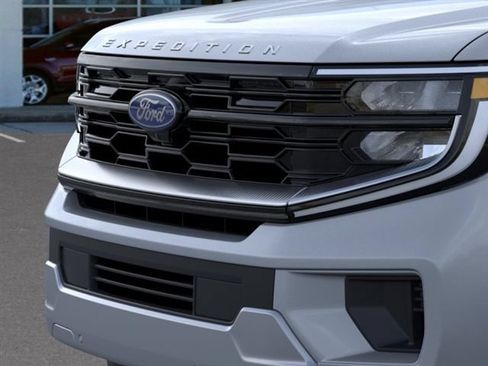 New 2026 Ford Expedition Platinum w/ Driver's Package AWD/4WD image 17