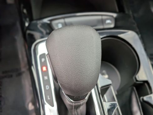 Certified 2025 Chevrolet Trax LT w/ LT Convenience Package image 29