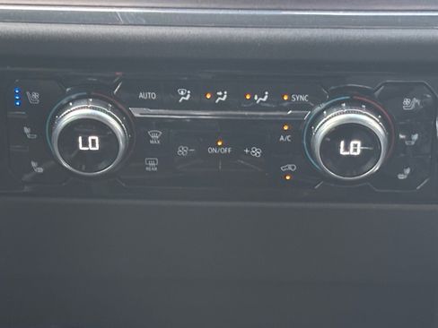 Used 2023 GMC Sierra 1500 SLT image 4