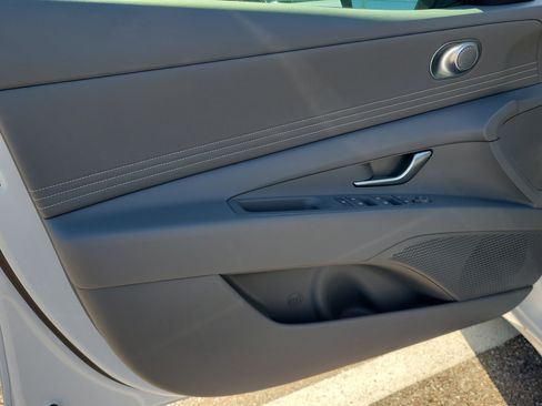 Certified 2025 Hyundai Elantra Sport image 16