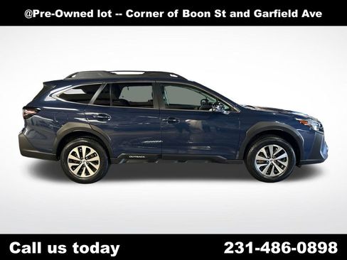 Used 2024 Subaru Outback Premium AWD/4WD image 6