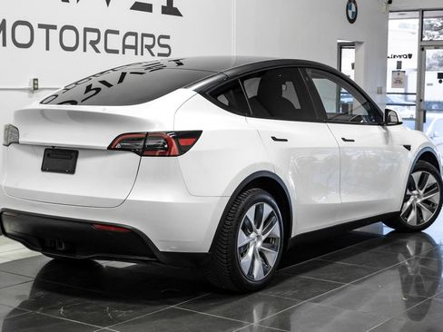 Used 2023 Tesla Model Y Long Range AWD/4WD image 9