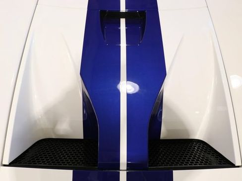 Used 2005 Ford GT RWD image 21