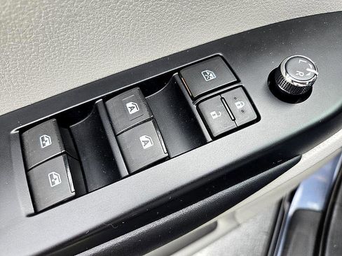 Used 2019 Toyota Highlander Plus image 29