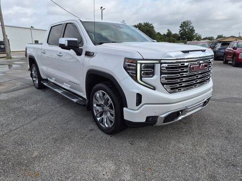 Used 2023 GMC Sierra 1500 Denali AWD/4WD image 3