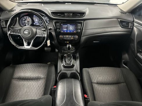 Used 2020 Nissan Rogue S w/ Special Edition Package FWD image 3